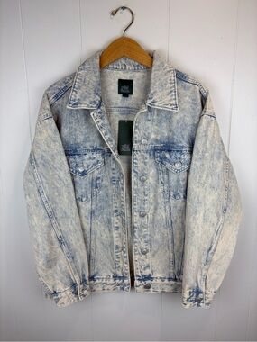 NWT Light Wash Distressed Grunge Jean Jacket